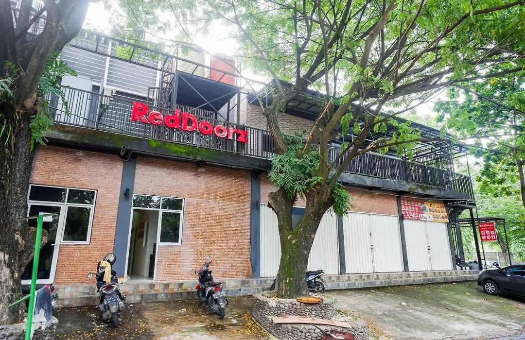 RedDoorz @ Kawasan Industri Candi Semarang-1