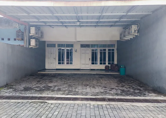 Djuragan Kamar Tiara Hotel Semarang