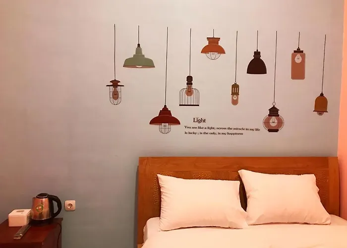 Roomz Budget Residence Semarang